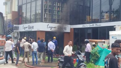 रामनगर में AC फटने से से विदेशी शराब की दुकान में लगी भीषण आग रामनगर में AC फटने से से विदेशी शराब की दुकान में लगी भीषण आग