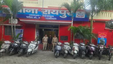 महंगे शौक पूरे करने के लिए करता था चोरी, 11 गाड़ियों के साथ आरोपी अरेस्ट