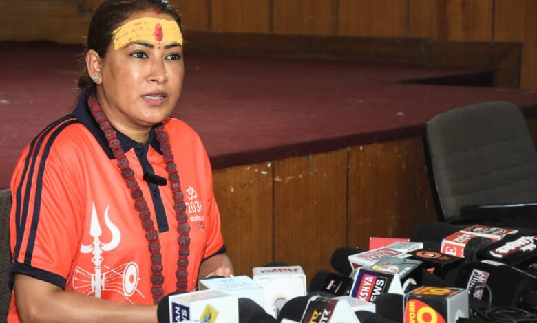 2036 ओलंपिक मेजबानी का संकल्प लेकर कावड़ उठाएंगी रेखा आर्या 2036 ओलंपिक मेजबानी का संकल्प लेकर कावड़ उठाएंगी रेखा आर्या