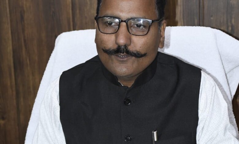 धामी सरकार के सख्त भू कानून का असर धामी सरकार के सख्त भू कानून का असर