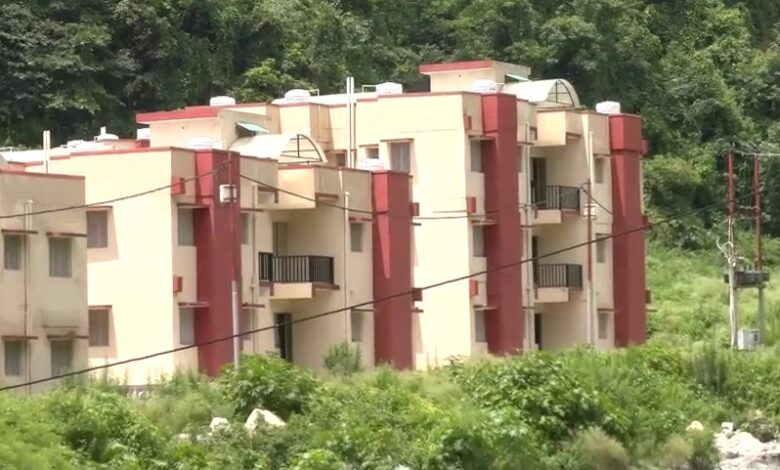 आखिर दून में बने एमडीडीए के फ्लैट पर लोग जाने को क्यू नहीं हो रहे तैयार, जानें कारण आखिर दून में बने एमडीडीए के फ्लैट पर लोग जाने को क्यू नहीं हो रहे तैयार, जानें कारण