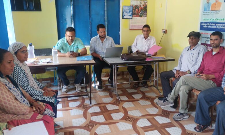 झिरकोटी गांव में हो रहा है एसआईआर में नोटिसों का निस्तारण और डिजिटल मैपिंग कार्य झिरकोटी गांव में हो रहा है एसआईआर में नोटिसों का निस्तारण और डिजिटल मैपिंग कार्य