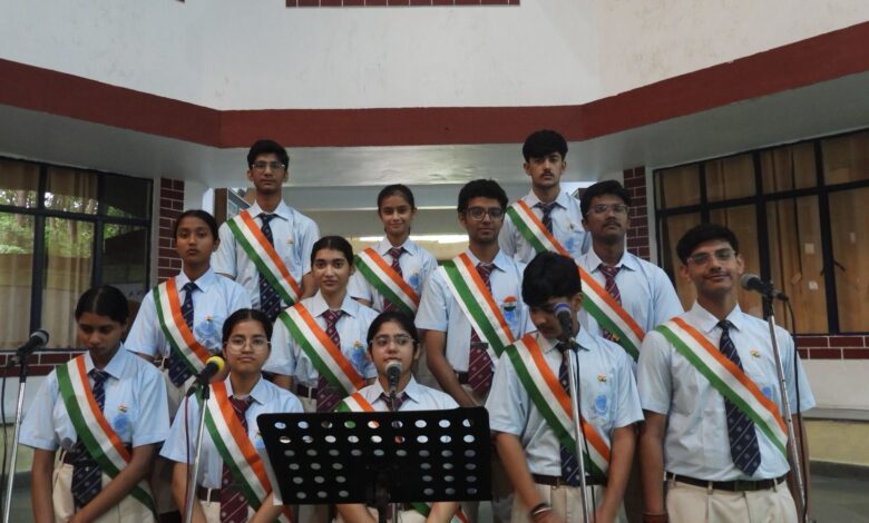 द आर्यन स्कूल में देशभक्ति और उद्देश्य की भावना के साथ स्वतंत्रता दिवस समारोह आयोजित