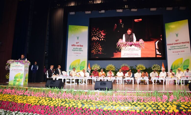 पर्वतीय कृषि में फोकस अधिक उत्पादन से अधिक आय प्रति परिवार की ओर होना चाहिए : कृषि मंत्री गणेश जोशी पर्वतीय कृषि में फोकस अधिक उत्पादन से अधिक आय प्रति परिवार की ओर होना चाहिए : कृषि मंत्री गणेश जोशी