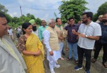 बाढ़ प्रभावित क्षेत्रों का मंत्री और विधायक ने किया स्थलीय निरीक्षण, अधिकारियों को त्वरित कार्रवाई के निर्देश