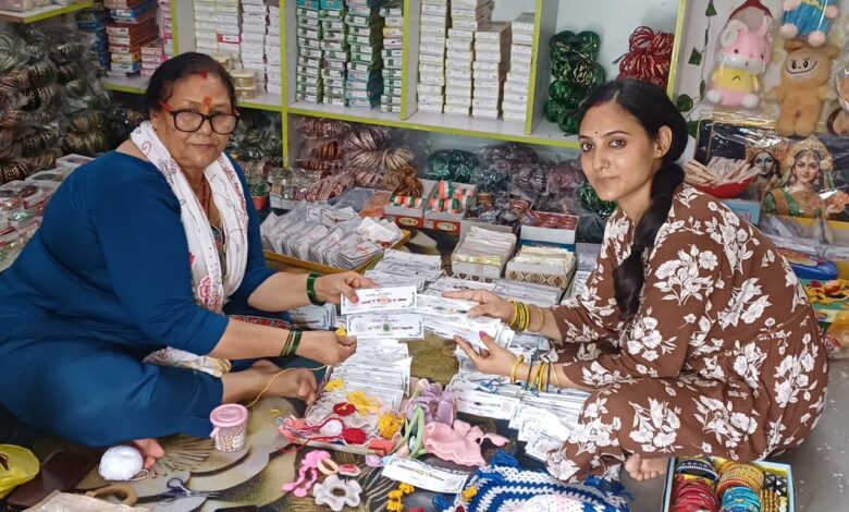 मालदेवता में सास-बहू की जोड़ी ने राखी कारोबार से मचाई धूम मालदेवता में सास-बहू की जोड़ी ने राखी कारोबार से मचाई धूम