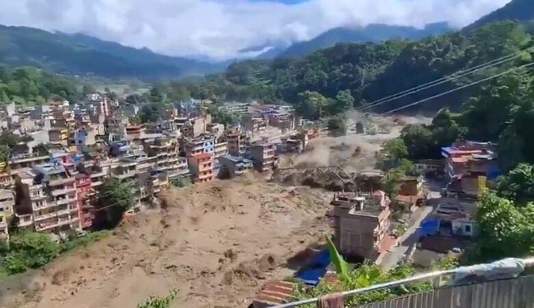 नेपाल में भयंकर बाढ़ से मची तबाही