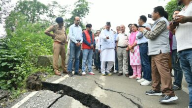 ​कैबिनेट मंत्री गणेश जोशी ने मसूरी मार्ग पर भूस्खलन और क्षतिग्रस्त सड़क के स्थायी समाधान को किया निरीक्षण