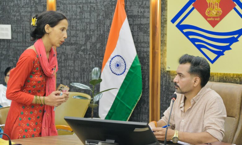 कलेक्ट्रेट में समाधान दिवसः 140 जनसमस्याएं प्रस्तुत, नाले पर कब्जे से लेकर पेंशन ठगी और संपत्ति विवादों पर डीएम के कड़े निर्देश कलेक्ट्रेट में समाधान दिवसः 140 जनसमस्याएं प्रस्तुत, नाले पर कब्जे से लेकर पेंशन ठगी और संपत्ति विवादों पर डीएम के कड़े निर्देश
