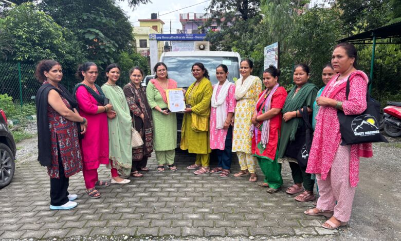 पर्यावरण सखियों को मिला कचरा संग्रहण वाहन, गांवों में मजबूत होगी कचरा संग्रहण एवं प्रबंधन व्यवस्था पर्यावरण सखियों को मिला कचरा संग्रहण वाहन, गांवों में मजबूत होगी कचरा संग्रहण एवं प्रबंधन व्यवस्था