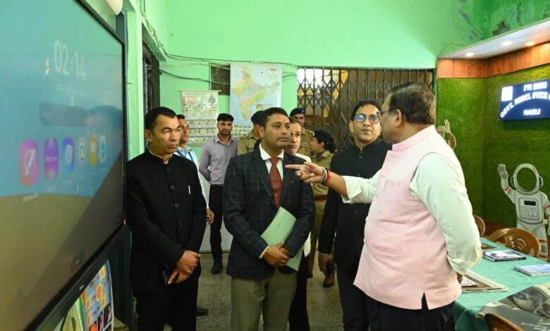 मुख्य सचिव ने किया कलेक्शन सेंटर का उद्घाटन, समूह की महिलाओं के आत्मनिर्भरता प्रयासों को सराहा मुख्य सचिव ने किया कलेक्शन सेंटर का उद्घाटन, समूह की महिलाओं के आत्मनिर्भरता प्रयासों को सराहा