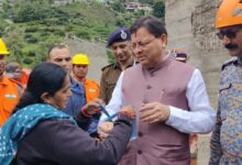 अहमदाबाद की धनगौरी बरोलिया ने सीएम धामी को भावुक पत्र के साथ भेजी राखी अहमदाबाद की धनगौरी बरोलिया ने सीएम धामी को भावुक पत्र के साथ भेजी राखी