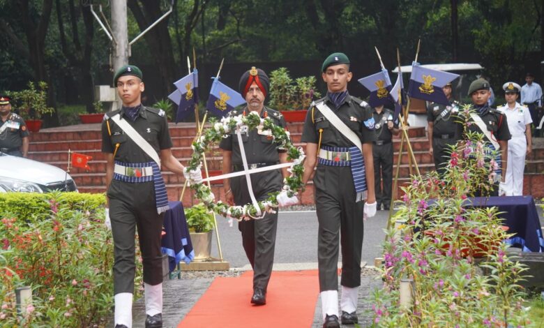 मेजर जनरल मनदीप पाल सिंह गिल, VSM, जीओसी उत्तराखंड सब एरिया ने चार दशकों से अधिक समर्पित सेवा के बाद सेवानिवृत्ति ली मेजर जनरल मनदीप पाल सिंह गिल, VSM, जीओसी उत्तराखंड सब एरिया ने चार दशकों से अधिक समर्पित सेवा के बाद सेवानिवृत्ति ली