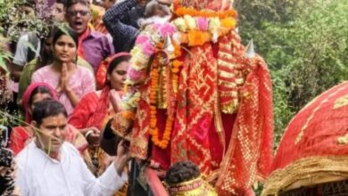 जयकारों के बीच कुरुड़ सिद्धपीठ मंदिर से मां नंदा की बड़ी जात शुरू हुई