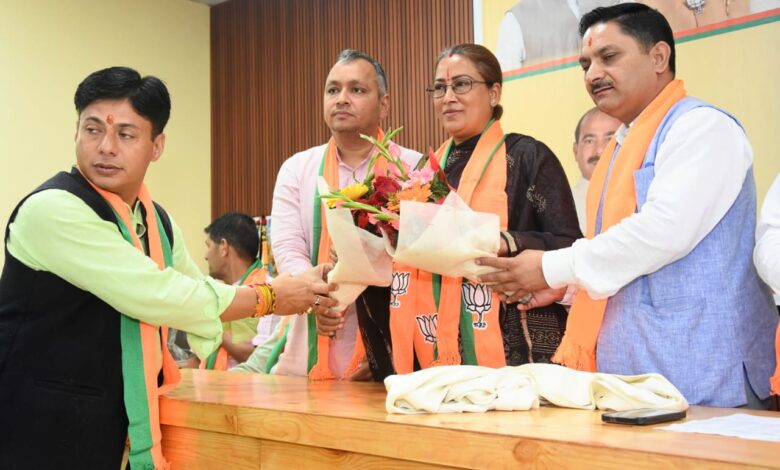 अंतिम छोर तक पहुंचेगा विकास: अल्मोड़ा भाजपा ने तैयार किया सेवा और संगठन की मजबूती का महा-रोडमैप! अंतिम छोर तक पहुंचेगा विकास: अल्मोड़ा भाजपा ने तैयार किया सेवा और संगठन की मजबूती का महा-रोडमैप!