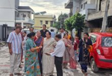 क्षेत्र में शत प्रतिशत सीवर लाइन की सुविधा पहुंचाना हमारा लक्ष्य: सविता कपूर क्षेत्र में शत प्रतिशत सीवर लाइन की सुविधा पहुंचाना हमारा लक्ष्य: सविता कपूर