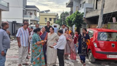 क्षेत्र में शत प्रतिशत सीवर लाइन की सुविधा पहुंचाना हमारा लक्ष्य: सविता कपूर क्षेत्र में शत प्रतिशत सीवर लाइन की सुविधा पहुंचाना हमारा लक्ष्य: सविता कपूर