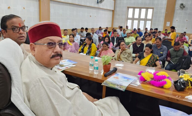 महाराज ने मौके पर ही किया जन समस्याओं का निस्तारण