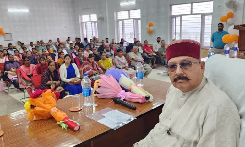 श्रमिक अपने पसीने से प्रदेश के विकास की नई इबारत लिख रहे हैं: महाराज