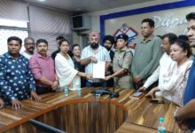 ‘वसूली अभियान मोर्चा’ की आपत्तिजनक पोस्ट के खिलाफ कांग्रेस कार्यकर्ताओं का आक्रोश, स्वाति नेगी संग एसएसपी कार्यालय पहुंचकर दी शिकायत