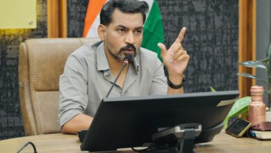 ग्रीन बिल्डिंग की धीमी प्रगति पर डीएम सख्त, कार्यदायी संस्था को फटकार ग्रीन बिल्डिंग की धीमी प्रगति पर डीएम सख्त, कार्यदायी संस्था को फटकार