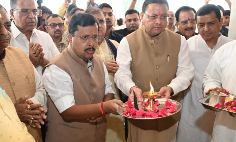 मुख्यमंत्री ने महालक्ष्मी अष्टभुजा मंदिर में पूजा-अर्चना कर प्रदेश की सुख-समृद्धि की कामना की मुख्यमंत्री ने महालक्ष्मी अष्टभुजा मंदिर में पूजा-अर्चना कर प्रदेश की सुख-समृद्धि की कामना की