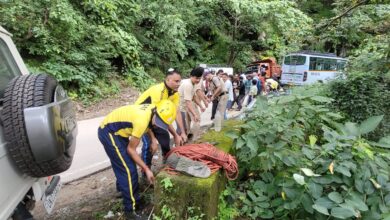 दुर्गम खाई से SDRF ने सुरक्षित बाहर निकाला दुर्घटना में मृत चालक का शव दुर्गम खाई से SDRF ने सुरक्षित बाहर निकाला दुर्घटना में मृत चालक का शव