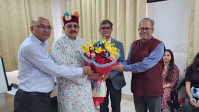 पर्यटन मंत्री महाराज से मिले साउथेम्प्टन विश्वविद्यालय, लंदन के छात्र-छात्राएं भारतीय संस्कृति, उत्तराखंड के भोजन और व्यवस्थाओं की सराहना पर्यटन मंत्री महाराज से मिले साउथेम्प्टन विश्वविद्यालय, लंदन के छात्र-छात्राएं भारतीय संस्कृति, उत्तराखंड के भोजन और व्यवस्थाओं की सराहना