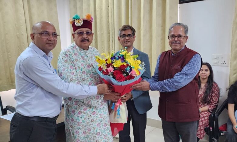 पर्यटन मंत्री महाराज से मिले साउथेम्प्टन विश्वविद्यालय, लंदन के छात्र-छात्राएं भारतीय संस्कृति, उत्तराखंड के भोजन और व्यवस्थाओं की सराहना पर्यटन मंत्री महाराज से मिले साउथेम्प्टन विश्वविद्यालय, लंदन के छात्र-छात्राएं भारतीय संस्कृति, उत्तराखंड के भोजन और व्यवस्थाओं की सराहना