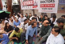 मंत्री सुबोध उनियाल ने दून अस्पताल पहुंचकर पीजी, एसआर और जेआर डॉक्टरों को दिया स्टाइपेंड बढ़ाने का भरोसा, धरना स्थगित मंत्री सुबोध उनियाल ने दून अस्पताल पहुंचकर पीजी, एसआर और जेआर डॉक्टरों को दिया स्टाइपेंड बढ़ाने का भरोसा, धरना स्थगित