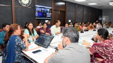 “आंगन का मिलन” कार्यक्रम को महज कार्यक्रम नहीं, जनसेवा के महत्वपूर्ण अभियान के रूप में लें अधिकारी: रेखा आर्या “आंगन का मिलन” कार्यक्रम को महज कार्यक्रम नहीं, जनसेवा के महत्वपूर्ण अभियान के रूप में लें अधिकारी: रेखा आर्या