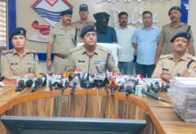 नीट यूजी 2025 में फर्जी दस्तावेजों के आधार पर एमबीबीएस में प्रवेश के प्रकरण में एक (01) और अभियुक्त को पुलिस ने किया गिरफ्तार नीट यूजी 2025 में फर्जी दस्तावेजों के आधार पर एमबीबीएस में प्रवेश के प्रकरण में एक (01) और अभियुक्त को पुलिस ने किया गिरफ्तार