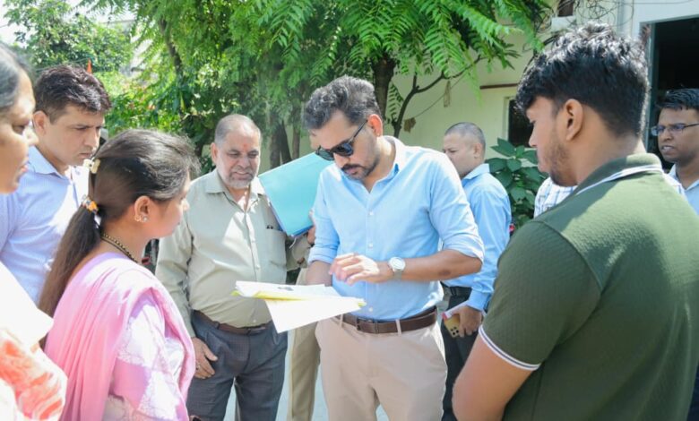 मतदाता सूची पुनरीक्षण में सुपर चेकिंग तेज, दावों एवं आपत्तियों का सत्यापन मतदाता सूची पुनरीक्षण में सुपर चेकिंग तेज, दावों एवं आपत्तियों का सत्यापन