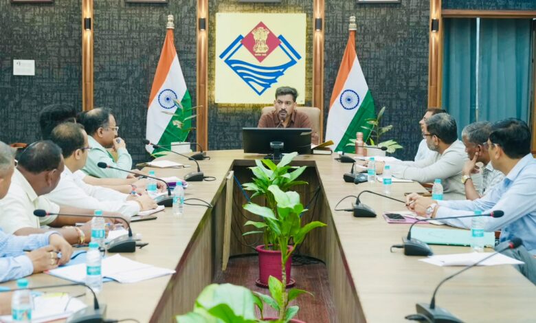 आवारा पशुओं पर डीएम सख्त, सर्वे कर पोर्टल पर अपलोड होगा पूरा डेटा आवारा पशुओं पर डीएम सख्त, सर्वे कर पोर्टल पर अपलोड होगा पूरा डेटा