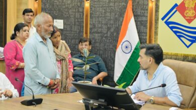 समाधान दिवस में 120 शिकायतें दर्ज, डीएम ने अधिकारियों को दिए त्वरित कार्रवाई के निर्देश समाधान दिवस में 120 शिकायतें दर्ज, डीएम ने अधिकारियों को दिए त्वरित कार्रवाई के निर्देश