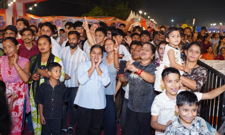 12 राज्यों के जनजातीय कलाकारों के साथ उत्तराखण्ड की पांच जनजातियों ने दी प्रस्तुतियां, हजारों लोगों ने लिया सांस्कृतिक महोत्सव का आनंद 12 राज्यों के जनजातीय कलाकारों के साथ उत्तराखण्ड की पांच जनजातियों ने दी प्रस्तुतियां, हजारों लोगों ने लिया सांस्कृतिक महोत्सव का आनंद