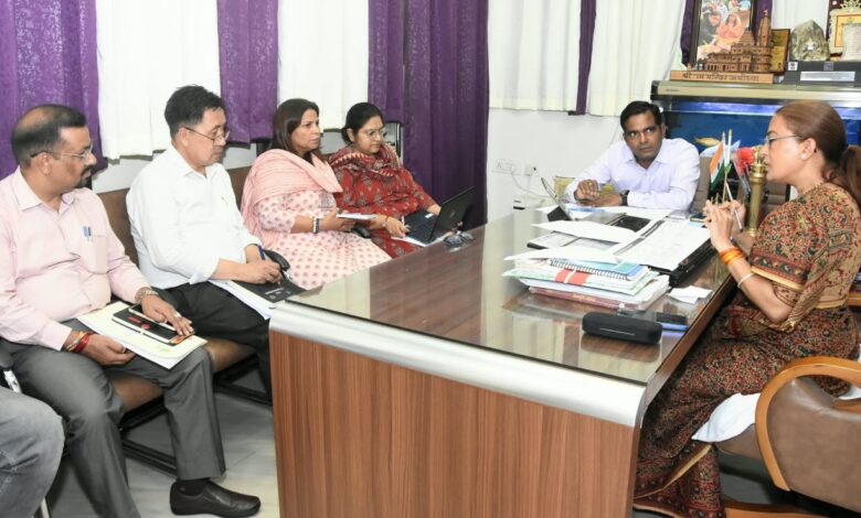नई दिल्ली में आयोजित होने जा रहे विभागीय सम्मेलन की तैयारियों को लेकर मंत्री रेखा आर्या ने की बैठक, महिला सुरक्षा, सशक्तिकरण जैसे महत्वपूर्ण विषयों पर होगा मंथन नई दिल्ली में आयोजित होने जा रहे विभागीय सम्मेलन की तैयारियों को लेकर मंत्री रेखा आर्या ने की बैठक, महिला सुरक्षा, सशक्तिकरण जैसे महत्वपूर्ण विषयों पर होगा मंथन