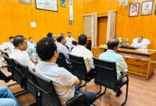 जनहित के कार्यों में तेजी लाने के लिए मेयर सौरभ थपलियाल ने ली यूपीसीएल, जल संस्थान,सिंचाई एवं अन्य विभागो की बैठक जनहित के कार्यों में तेजी लाने के लिए मेयर सौरभ थपलियाल ने ली यूपीसीएल, जल संस्थान,सिंचाई एवं अन्य विभागो की बैठक