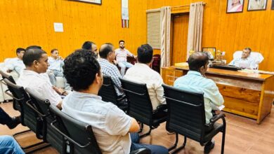 जनहित के कार्यों में तेजी लाने के लिए मेयर सौरभ थपलियाल ने ली यूपीसीएल, जल संस्थान,सिंचाई एवं अन्य विभागो की बैठक जनहित के कार्यों में तेजी लाने के लिए मेयर सौरभ थपलियाल ने ली यूपीसीएल, जल संस्थान,सिंचाई एवं अन्य विभागो की बैठक
