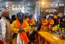 साल की अंतिम अरदास, सेना के बैंड की गूंज, नम आंखें और ‘वाहेगुरु जी’ के जयकारों के बीच शीतकाल के लिए बंद हुए श्री हेमकुण्ड साहिब के कपाट साल की अंतिम अरदास, सेना के बैंड की गूंज, नम आंखें और ‘वाहेगुरु जी’ के जयकारों के बीच शीतकाल के लिए बंद हुए श्री हेमकुण्ड साहिब के कपाट