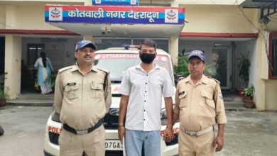 दून मेडिकल कॉलेज में चापड़ लहराते हुए हंगामा करना वाला गिरफ्तार