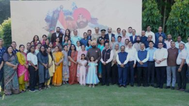 उत्तराखंड के राज्यपाल लेफ्टिनेंट जनरल गुरमीत सिंह (से नि.) को लोक भवन परिवार ने दी भावभीनी विदाई