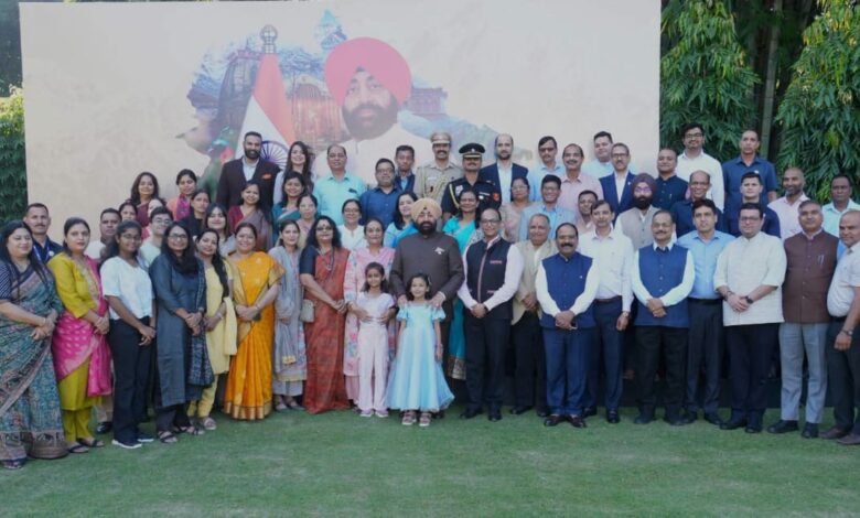 उत्तराखंड के राज्यपाल लेफ्टिनेंट जनरल गुरमीत सिंह (से नि.) को लोक भवन परिवार ने दी भावभीनी विदाई उत्तराखंड के राज्यपाल लेफ्टिनेंट जनरल गुरमीत सिंह (से नि.) को लोक भवन परिवार ने दी भावभीनी विदाई
