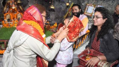 शारदीय नवरात्रि पूजा अनुष्ठान में किया गया कन्याओं का विशेष पूजन, कैबिनेट मंत्री रेखा आर्य ने लिया भाग