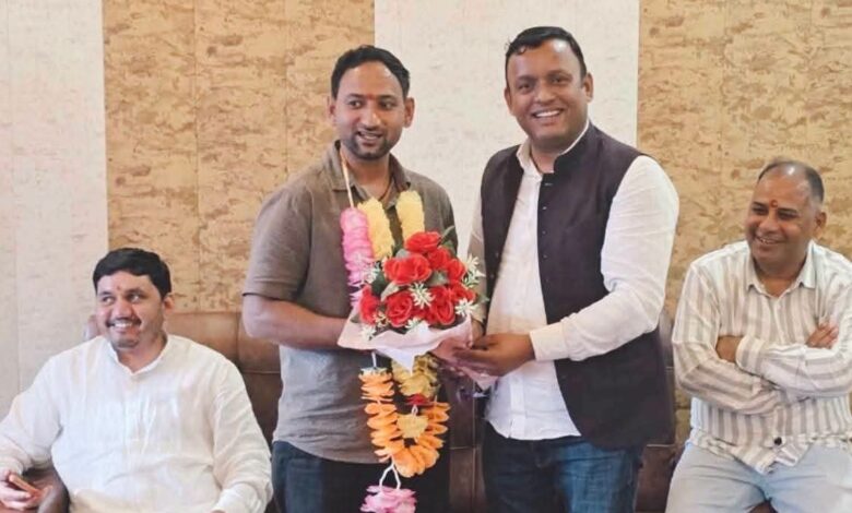 महेंद्र नेगी बने जिला पंचायत संगठन चमोली के अध्यक्ष, सर्वसम्मति से मिली जिम्मेदारी महेंद्र नेगी बने जिला पंचायत संगठन चमोली के अध्यक्ष, सर्वसम्मति से मिली जिम्मेदारी