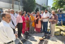 कैंट विधायक सविता कपूर ने सी.सी.सड़क निर्माण कार्य का किया शिलान्यास कैंट विधायक सविता कपूर ने सी.सी.सड़क निर्माण कार्य का किया शिलान्यास