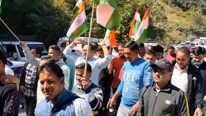 नारायणबगड़ पीएचसी को सीएचसी बनाने की मांग तेज, बाजार में रैली निकालकर किया प्रदर्शन; आंदोलन रहेगा जारी