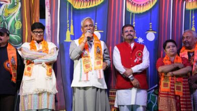 ‘कामगार दिवस’ पर देहरादून की लाइफलाइन ऑटो, विक्रम, स्कूल वैन यूनियनों एवं जनसेवी संस्थाओं के कर्मयोगियों का सम्मान; सौरभ मठाणी के गढ़वाली गीतों पर झूम उठा रामलीला मैदान!