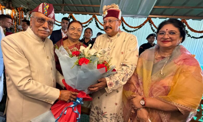 महाराज ने की नवनियुक्त राज्यपाल से शिष्टाचार भेंट महाराज ने की नवनियुक्त राज्यपाल से शिष्टाचार भेंट