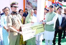 मुख्यमंत्री ने पुलिस स्मृति दिवस पर शहीद जवानों को दी श्रद्धांजलि, परिजनों को किया सम्मानित मुख्यमंत्री ने पुलिस स्मृति दिवस पर शहीद जवानों को दी श्रद्धांजलि, परिजनों को किया सम्मानित